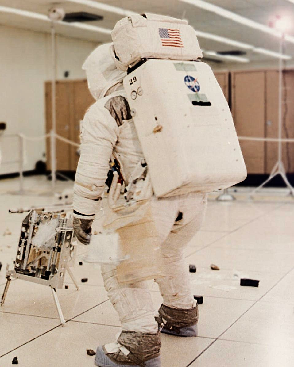 White NASA watchband (Short Lunar Training)